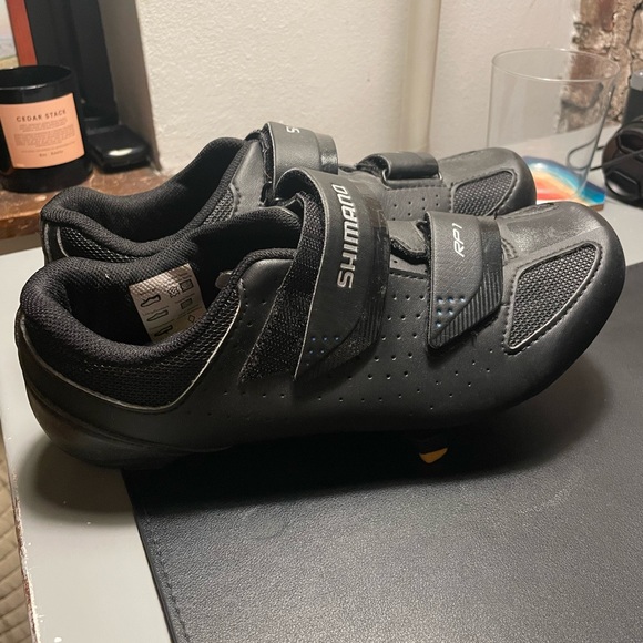Shimano Bike Shoes 7.5 - Picture 2 of 2